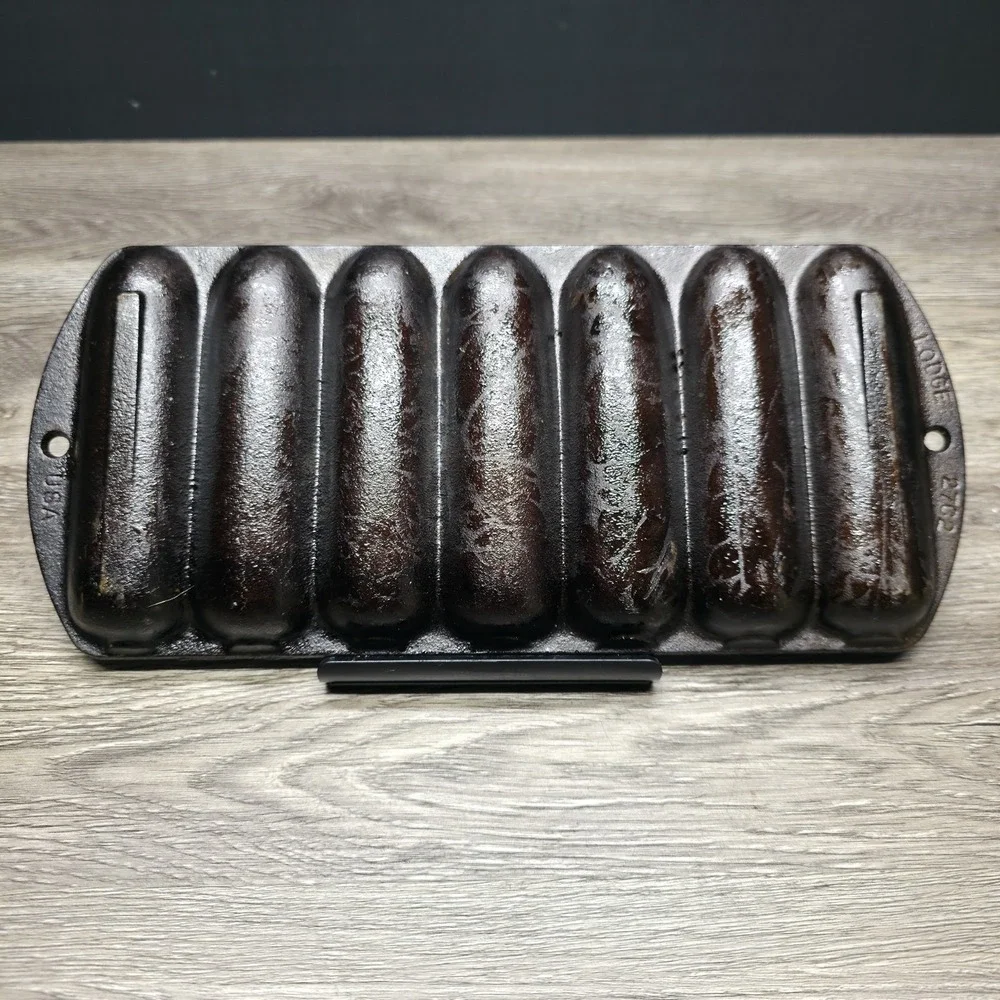 Lodge vintage cast